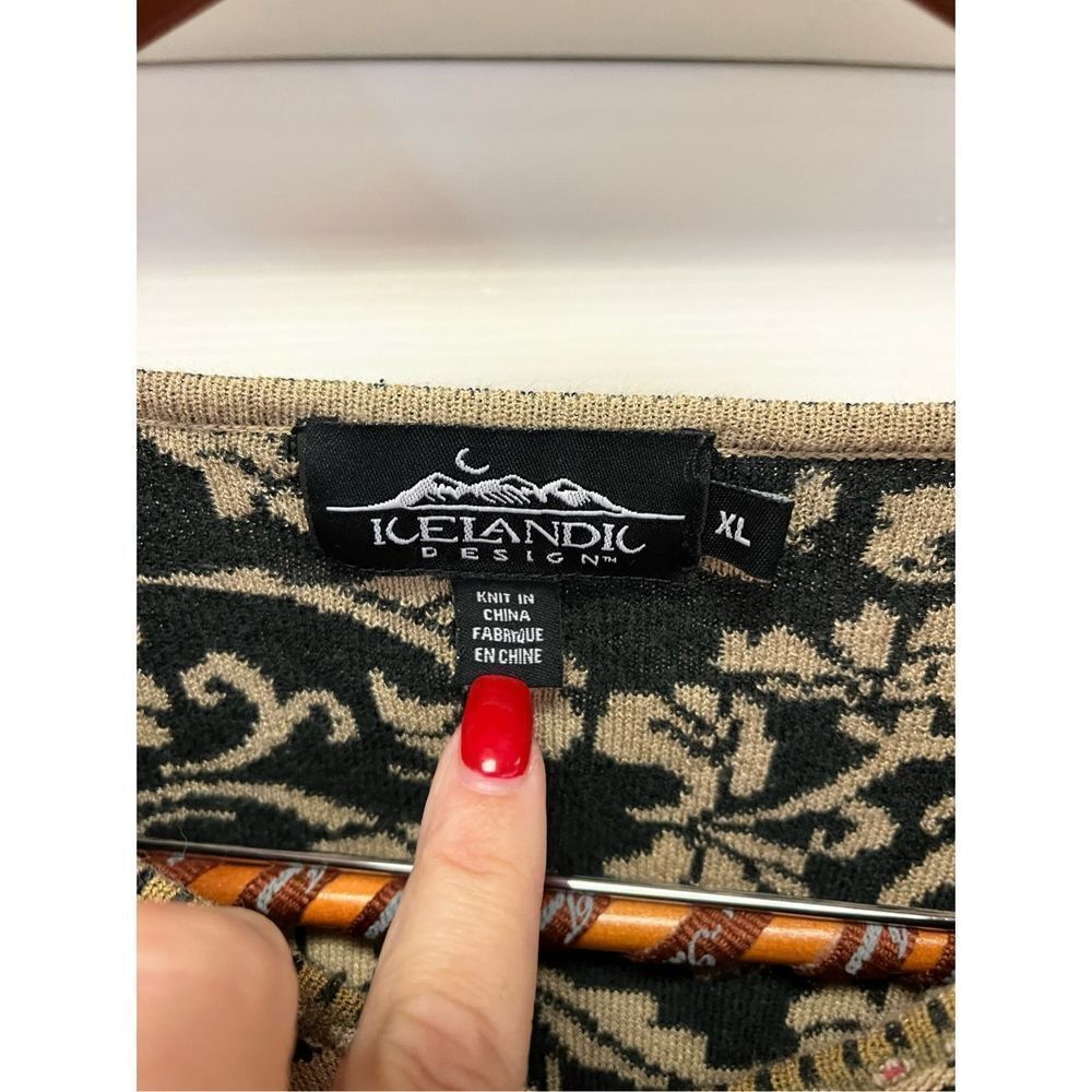 Icelandic Tan & Black Cross Button V-Neck Floral … - image 5